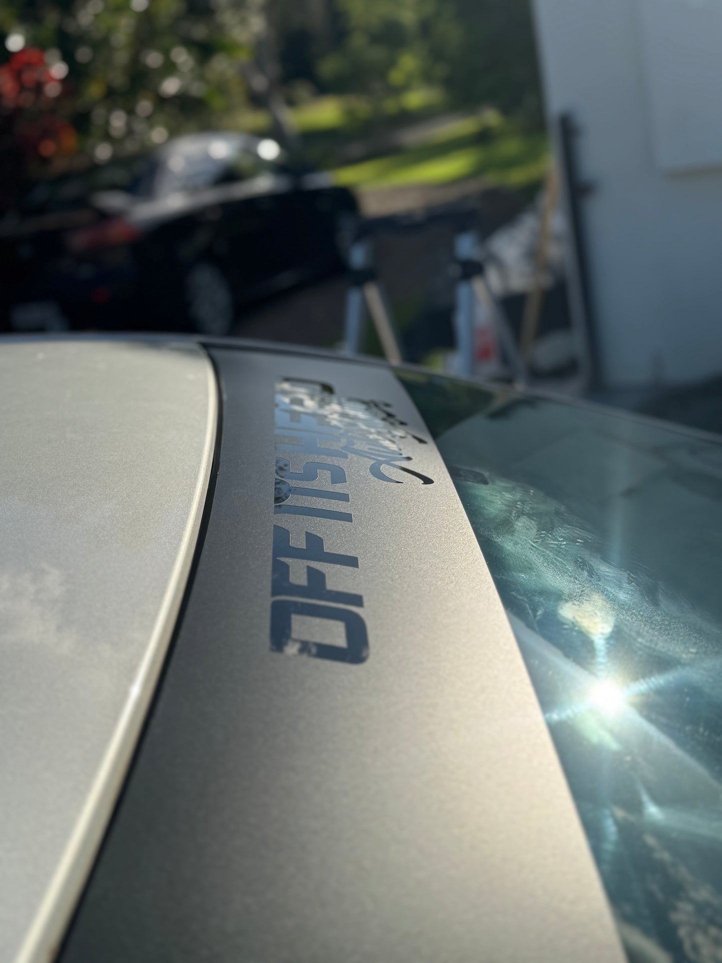 Reverse Front Windscreen Banner - Off Its Head Auto Styling