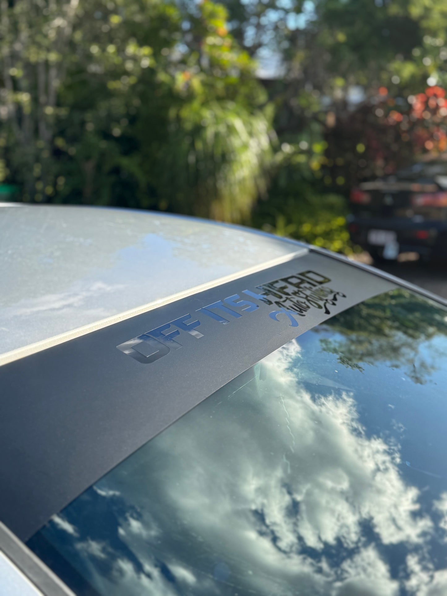 Reverse Front Windscreen Banner - Off Its Head Auto Styling