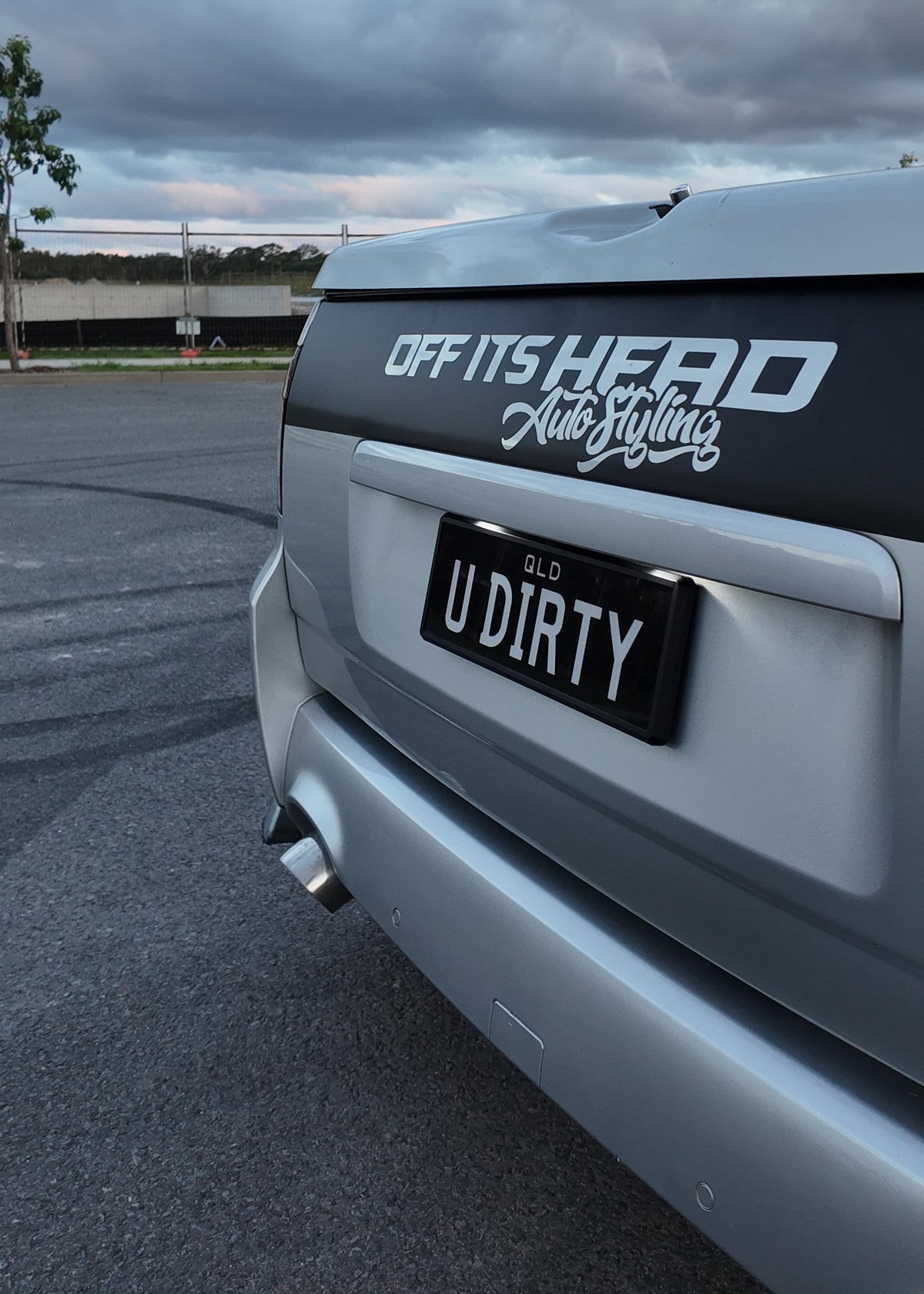 Off Its Head - Windscreen Banner