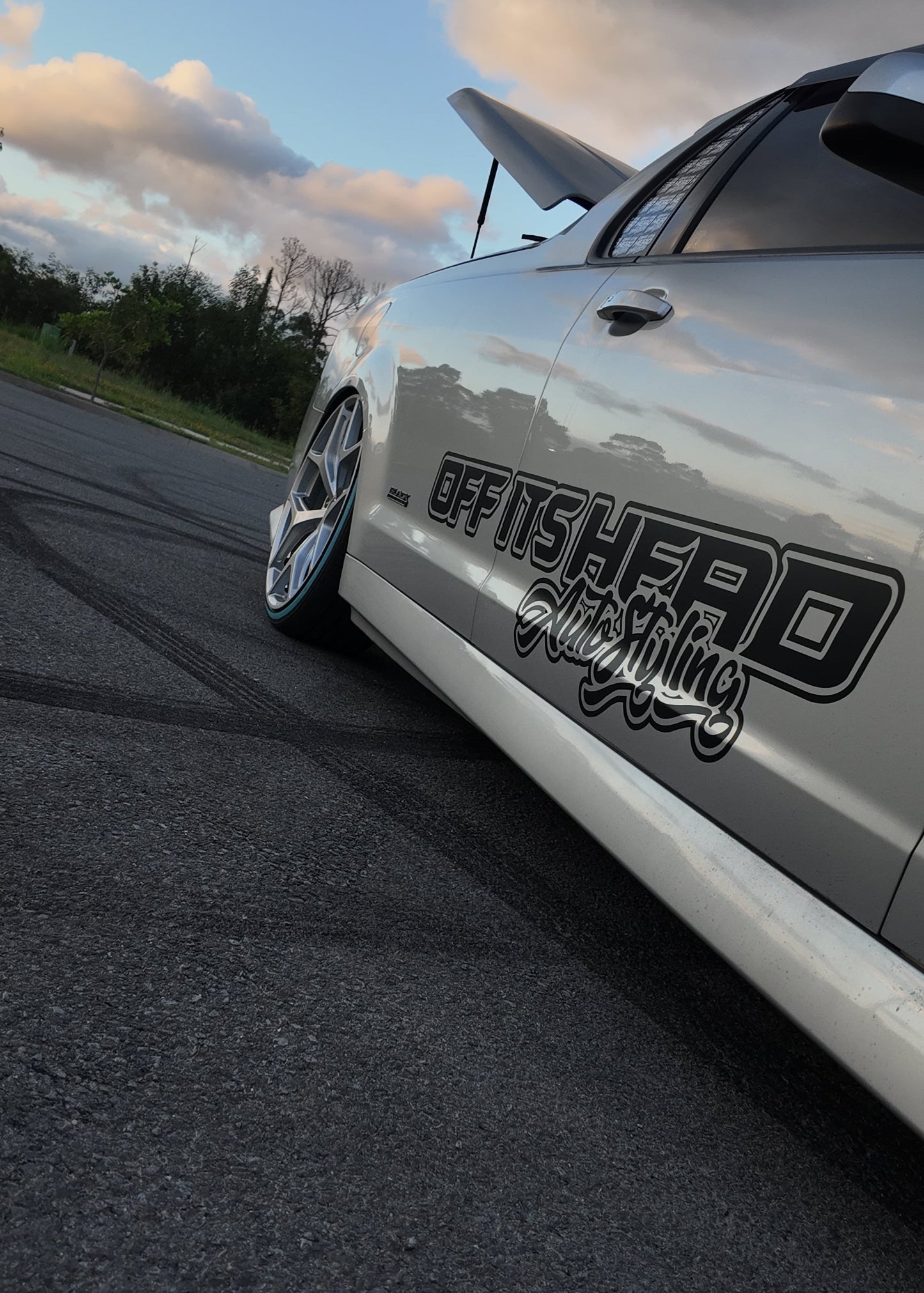 Off Its Head - Door Banner